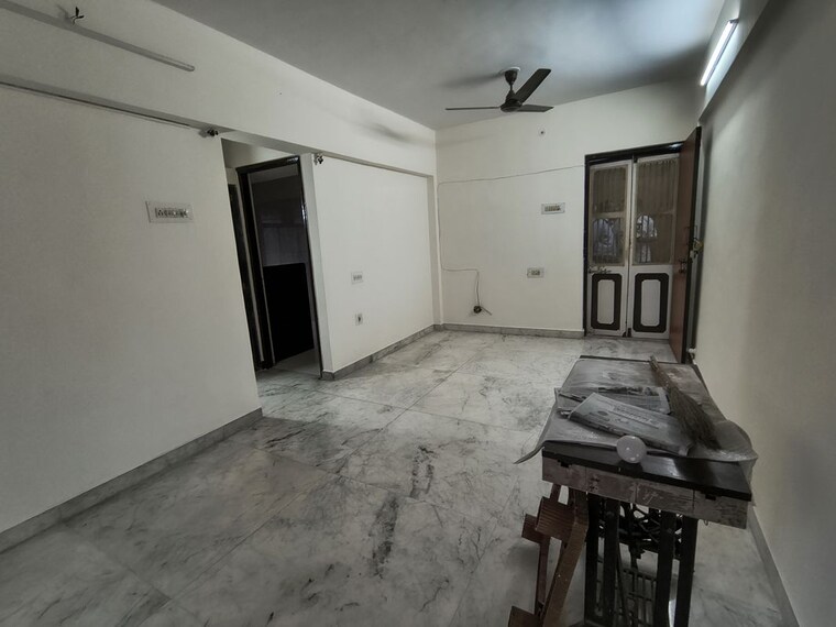 Room, kurla east 1 Bedroom 500 Sq.Ft. Apartment In Kurla East Mumbai 10137273