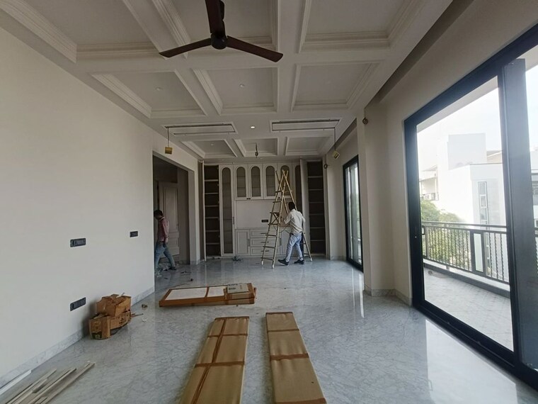 undefined, defence colony 3 Bedroom 325 Sq.Yd. Builder Floor In Defence Colony Delhi 10137284