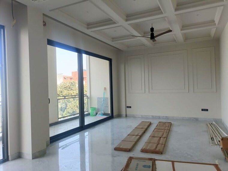 Room, defence colony 3 Bedroom 325 Sq.Yd. Builder Floor In Defence Colony Delhi 10137284