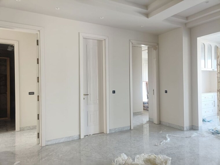 undefined, defence colony 3 Bedroom 325 Sq.Yd. Builder Floor In Defence Colony Delhi 10137284