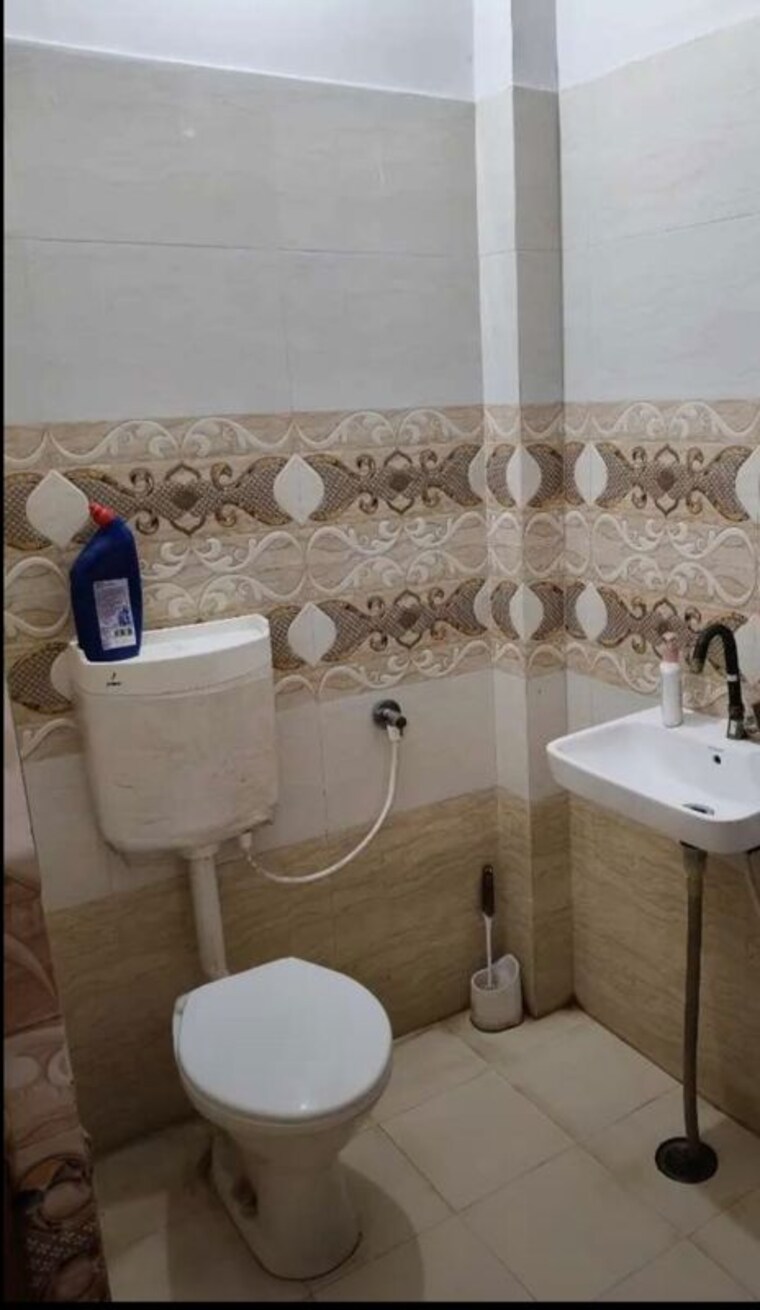 Bathroom, the mall avenue 3 Bedroom 1450 Sq.Ft. Apartment In The Mall Avenue Lucknow 10137285
