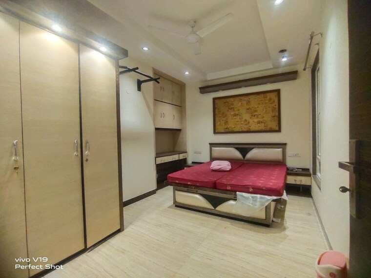 Bedroom, east of kailash 3 Bedroom 125 Sq.Yd. Builder Floor In East Of Kailash Delhi 10137290