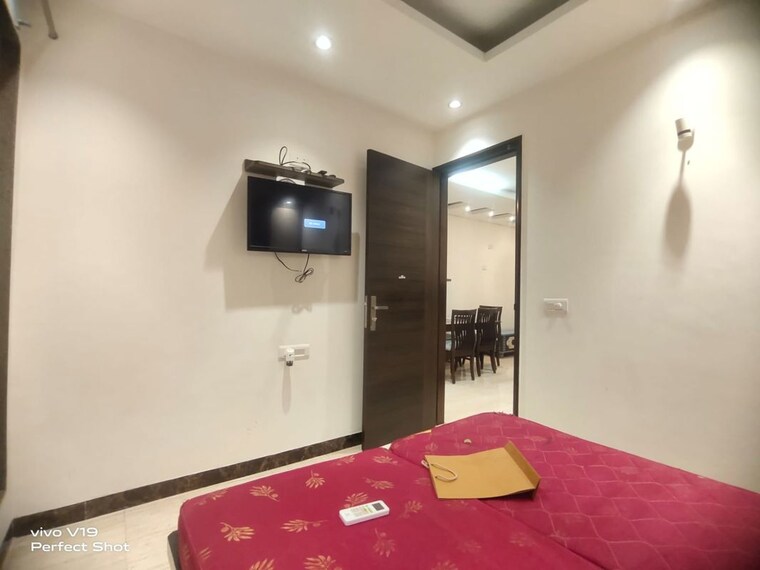 Room, east of kailash 3 Bedroom 125 Sq.Yd. Builder Floor In East Of Kailash Delhi 10137290