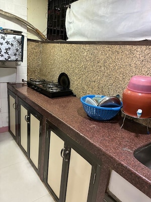 Furnished Amenities in 1 BHK Apartment at Kurla East – for Rent