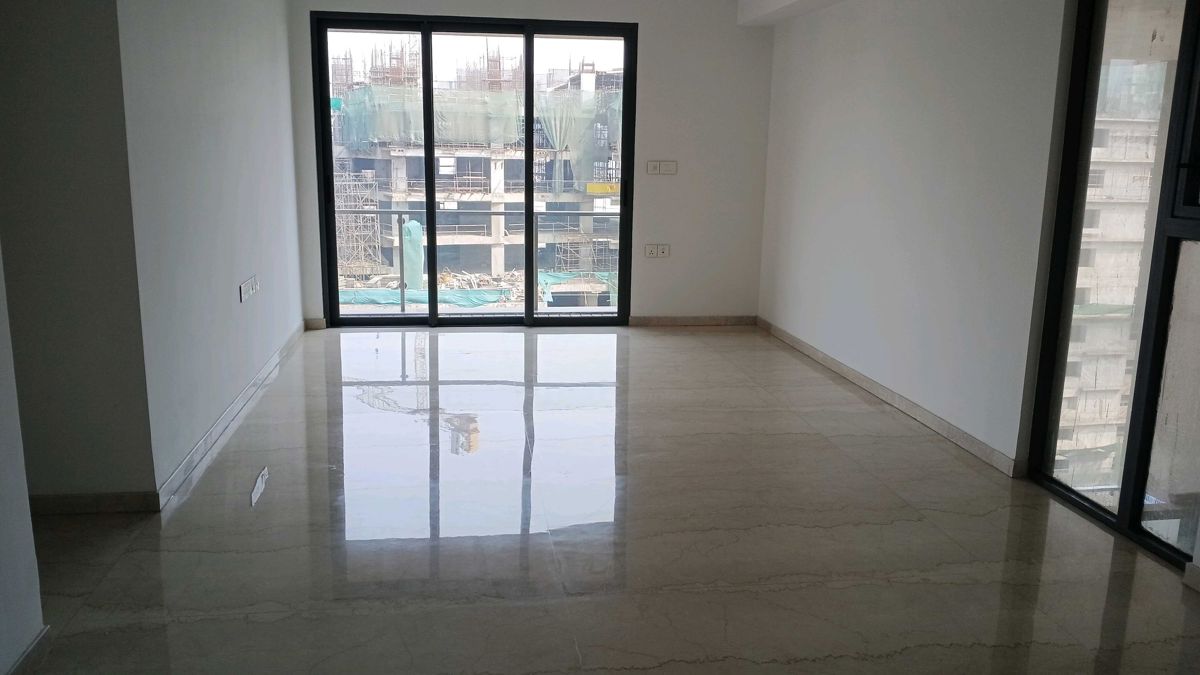 3 BHK + Servant Room Apartment For Sale in Lodha New Cuffe Parade