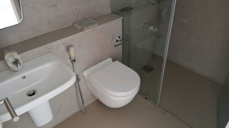 Bathroom, lodha-new-cuffe-parade 3 Bedroom 1323 Sq.Ft. Apartment In Wadala Mumbai 10137317