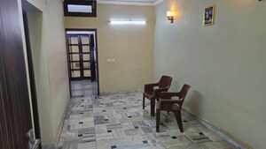 Room in 3 BHK Builder Floor at Sector 29 – for Rent