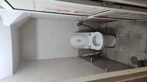 Bathroom in 3 BHK Builder Floor at Sector 29 – for Rent