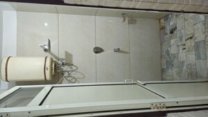 Bathroom in 3 BHK Builder Floor at Sector 29 – for Rent