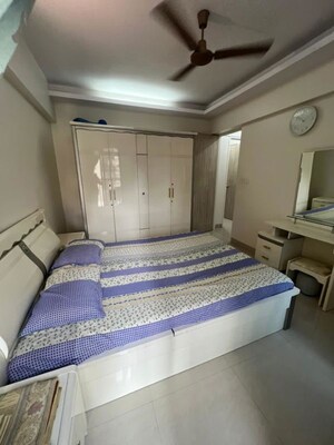 Room in  Pg at Prabhadevi – for Rent