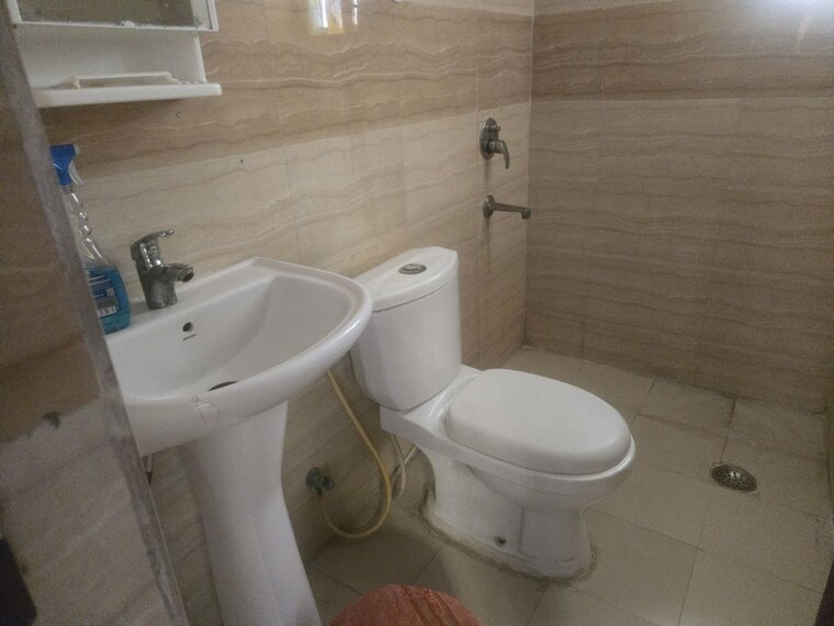 Bathroom, supertech-ecociti 2 Bedroom 1082 Sq.Ft. Apartment In Sector 137 Noida 10137350