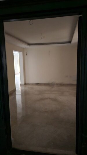 Room in 3 BHK Apartment at Aditya Empress Towers, Shaikpet – for Sale