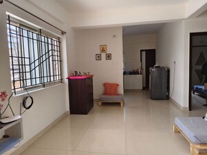 Room in 2 BHK Apartment at Halasuru – for Rent