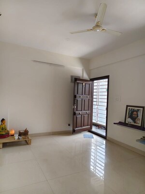 Living Room in 2 BHK Apartment at Halasuru – for Rent