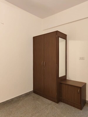 Room in 2 BHK Apartment at Halasuru – for Rent