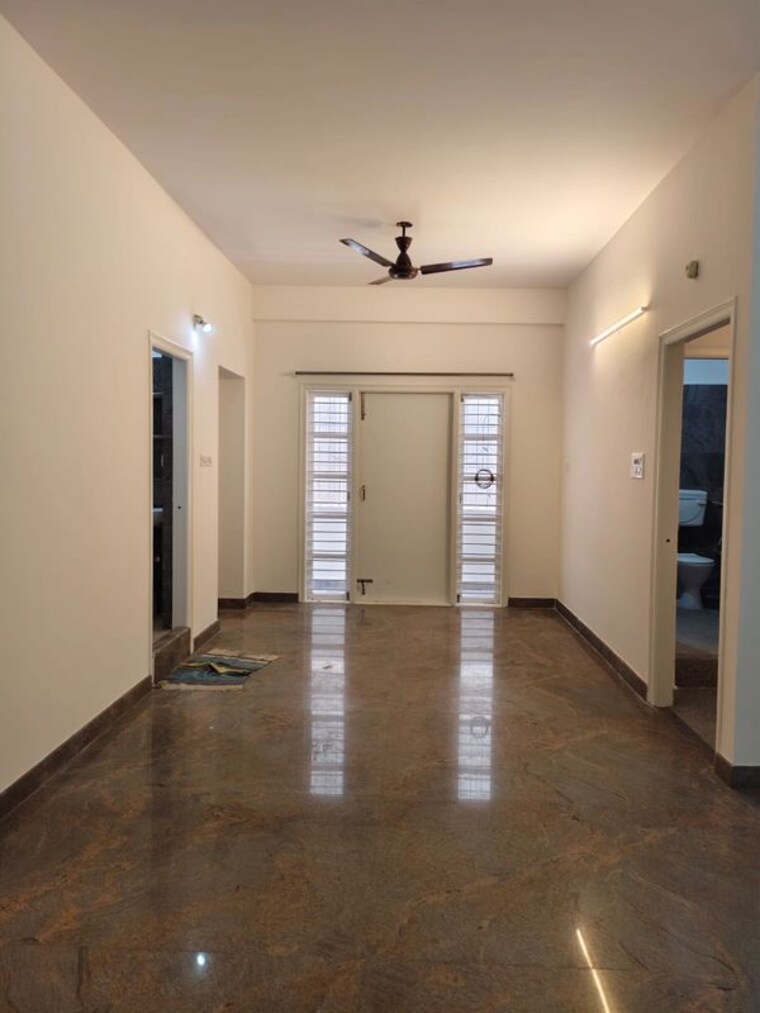 Room, halasuru 2 Bedroom 1000 Sq.Ft. Apartment In Halasuru Bangalore 10137355