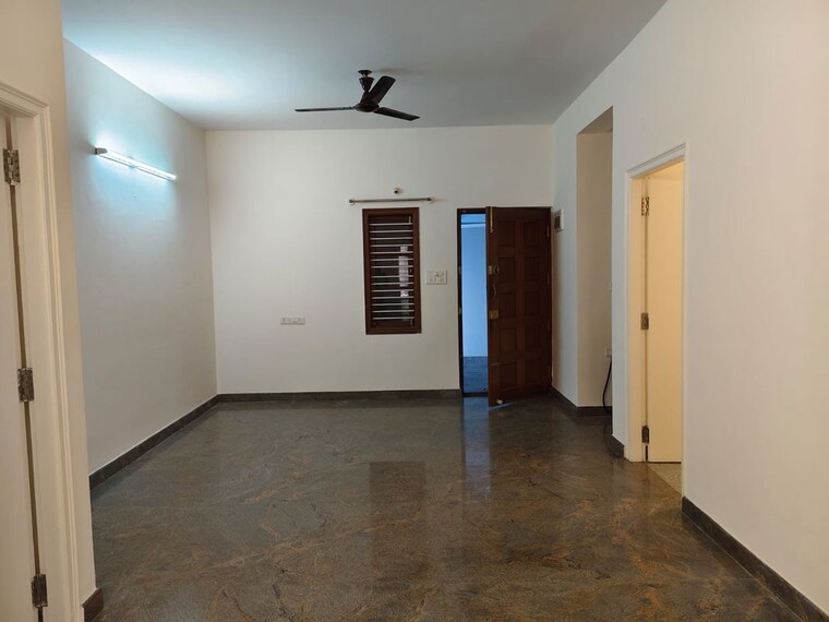 Room, halasuru 2 Bedroom 1000 Sq.Ft. Apartment In Halasuru Bangalore 10137355