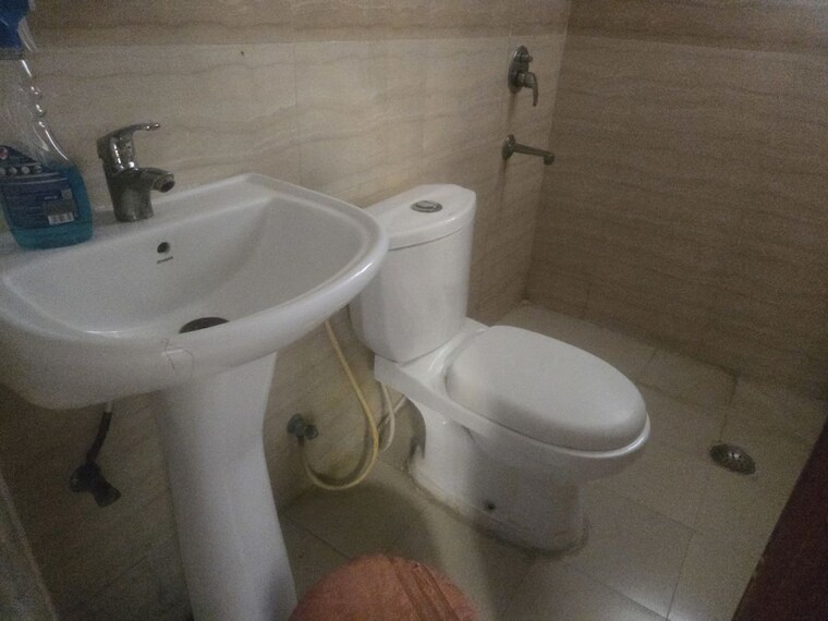 Bathroom, supertech-ecociti 2 Bedroom 1082 Sq.Ft. Apartment In Sector 137 Noida 10137357