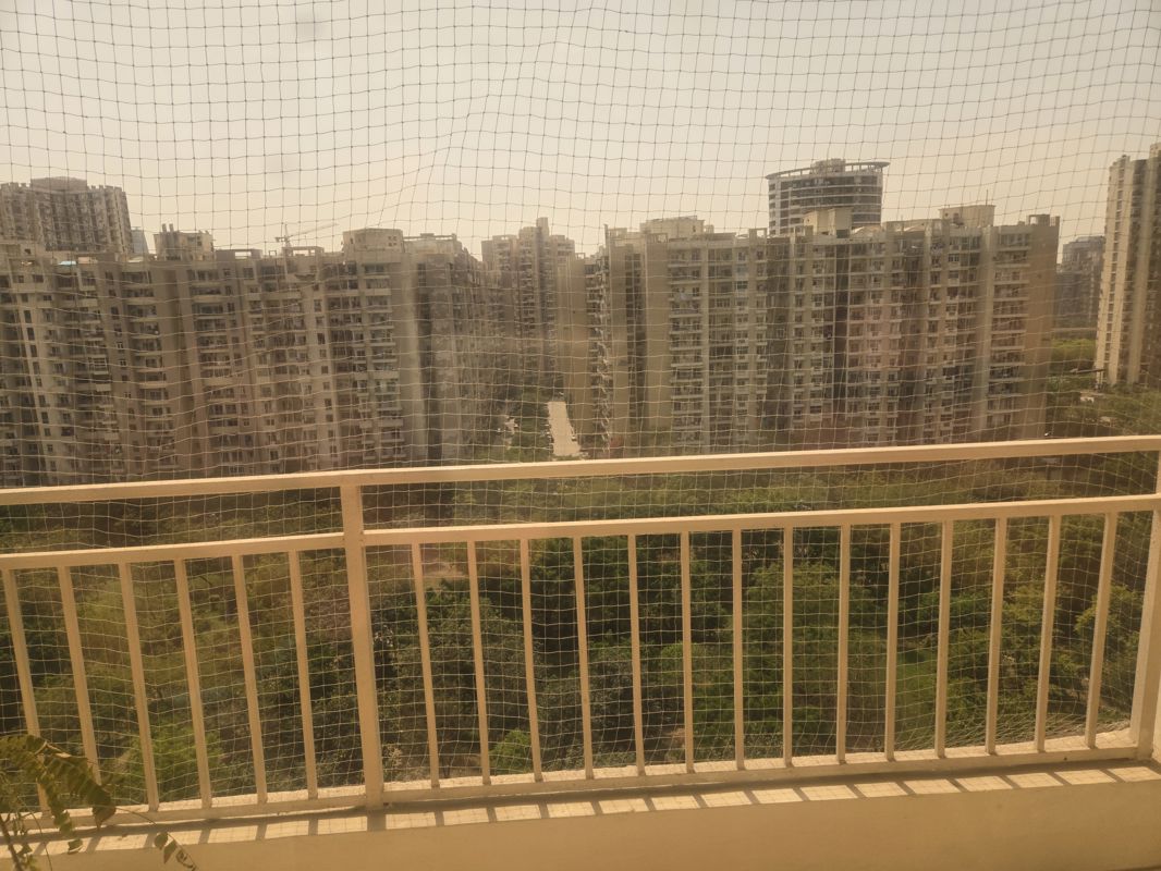 2 BHK + Extra Room Apartment For Rent in Supertech Ecociti