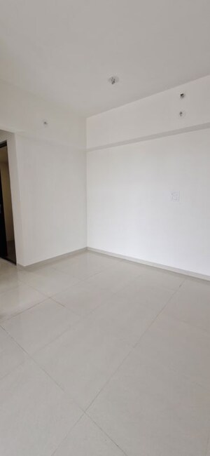 Room in 2 BHK Apartment at Lodha Amara Tower 24 And 25, Kolshet Road – for Rent