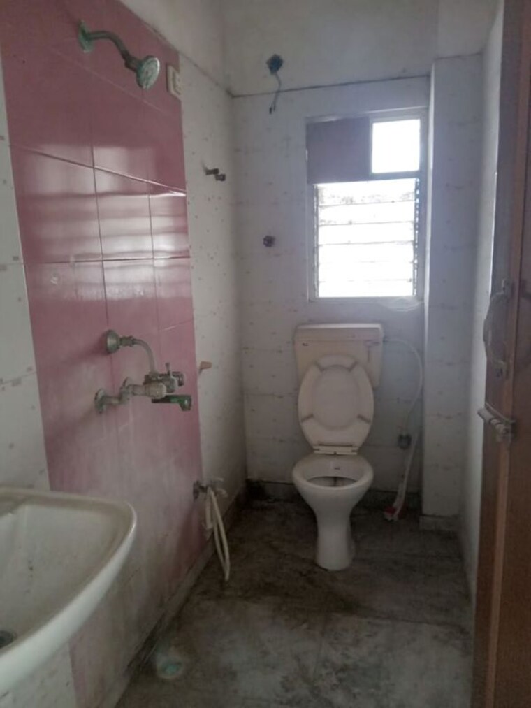 Bathroom, dunlop-residency 3 Bedroom 1500 Sq.Ft. Apartment In Bt Road Kolkata 10137382