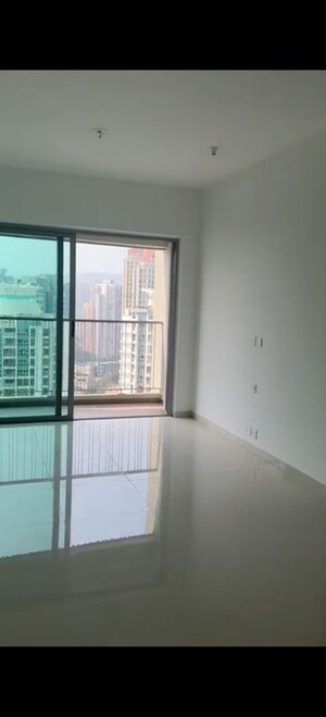 Room in 3 BHK Apartment at Kalpataru Immensa, Kolshet Road – for Rent