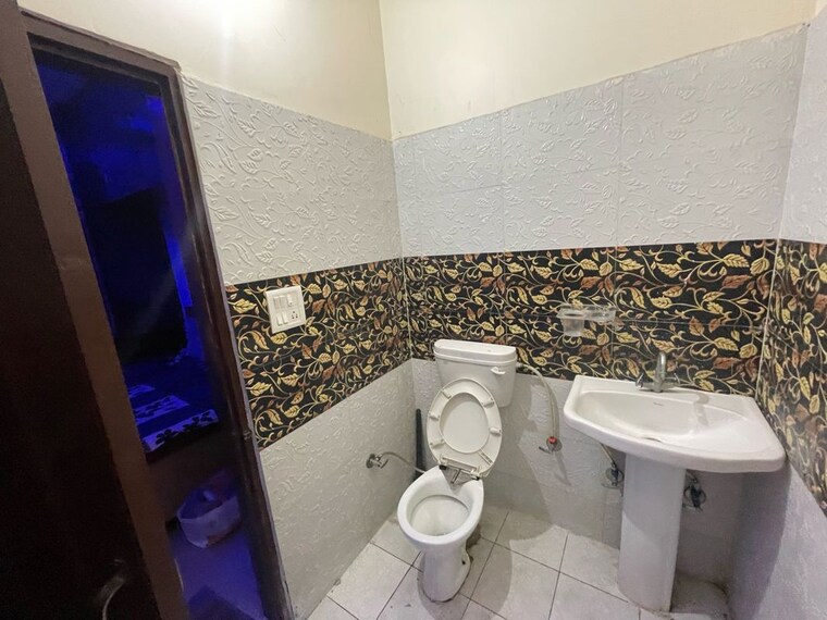 Bathroom, khanpur 2 Bedroom 850 Sq.Ft. Builder Floor In Khanpur Kharar 10137383