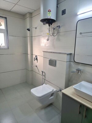 Bathroom in 1 BHK Builder Floor at Gupta Awas, Sector 43 – for Rent