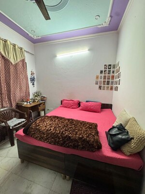 Living Room in 2 BHK Builder Floor at Huda Market, Sector 31 – for Rent