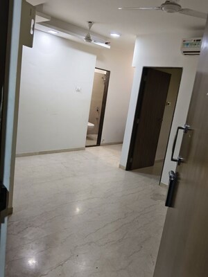 Room in 1 BHK Apartment at Platinum Prive, Andheri West – for Rent