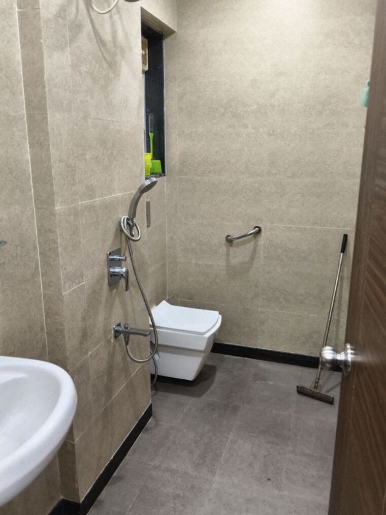Bathroom, jiten-apartment 2 Bedroom 565 Sq.Ft. Apartment In Andheri West Mumbai 10137401