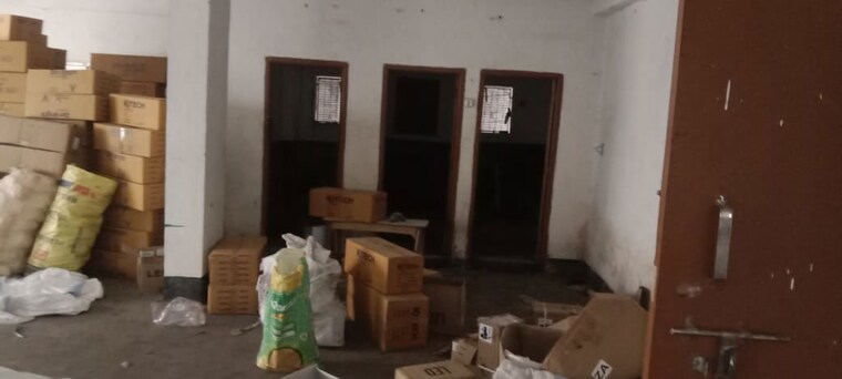 Living Room, park street Commercial Showroom 1600 Sq.Ft. In Park Street Kolkata 10137407