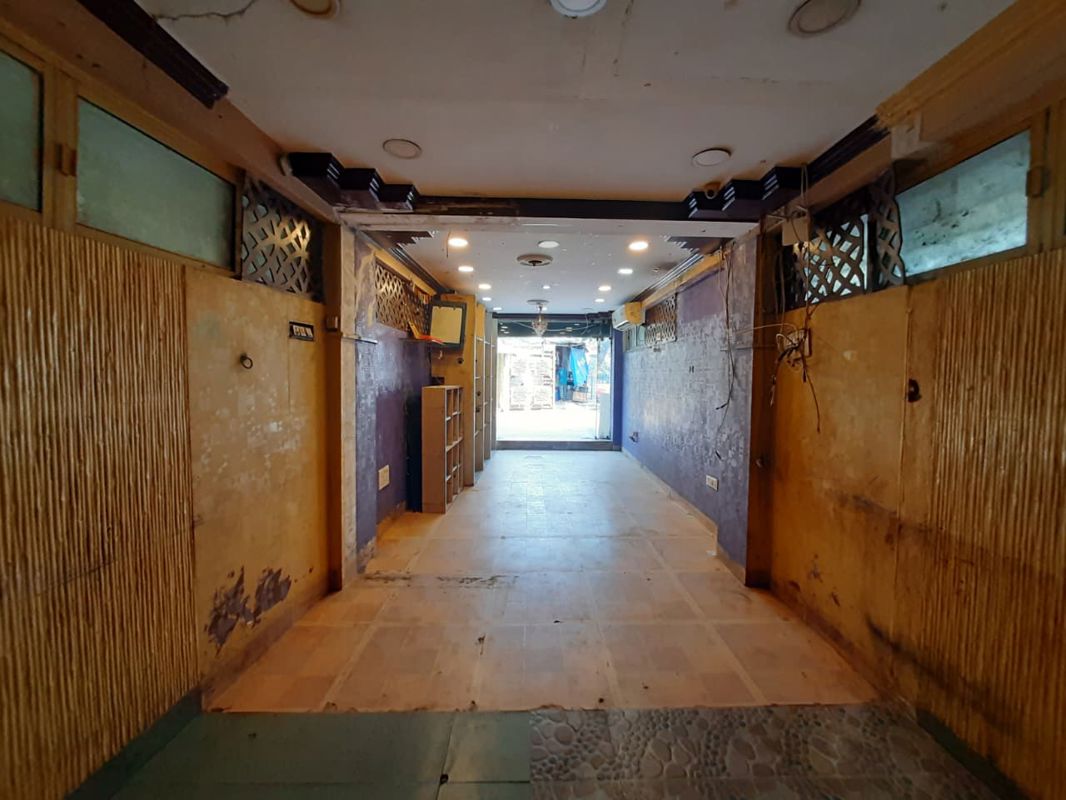 Retail Shop For Rent in Camac Street