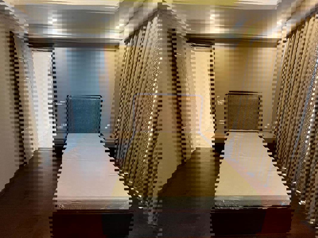 4 BHK + Pooja Room,Servant Room 2525 Sq.Ft. Builder Floor in Emaar Marbella