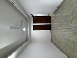 Room in 1 BHK Apartment at Dindoshi – for Rent