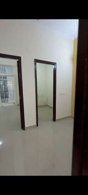 Room in 4 BHK Villa at Amrapali Ivory Heights, Amrapali Dream Valley – for Rent