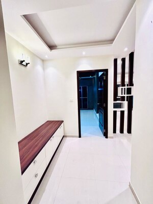 Room in 3 BHK Builder Floor at Hsr Layout – for Rent
