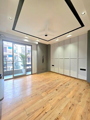 Room in 3 BHK Builder Floor at BPTP Astaire Gardens, Sector 70a – for Sale