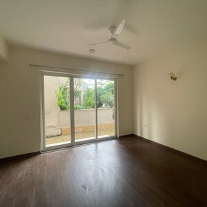 Room in 4 BHK Villa at BPTP Amstoria, Sector 102 – for Rent