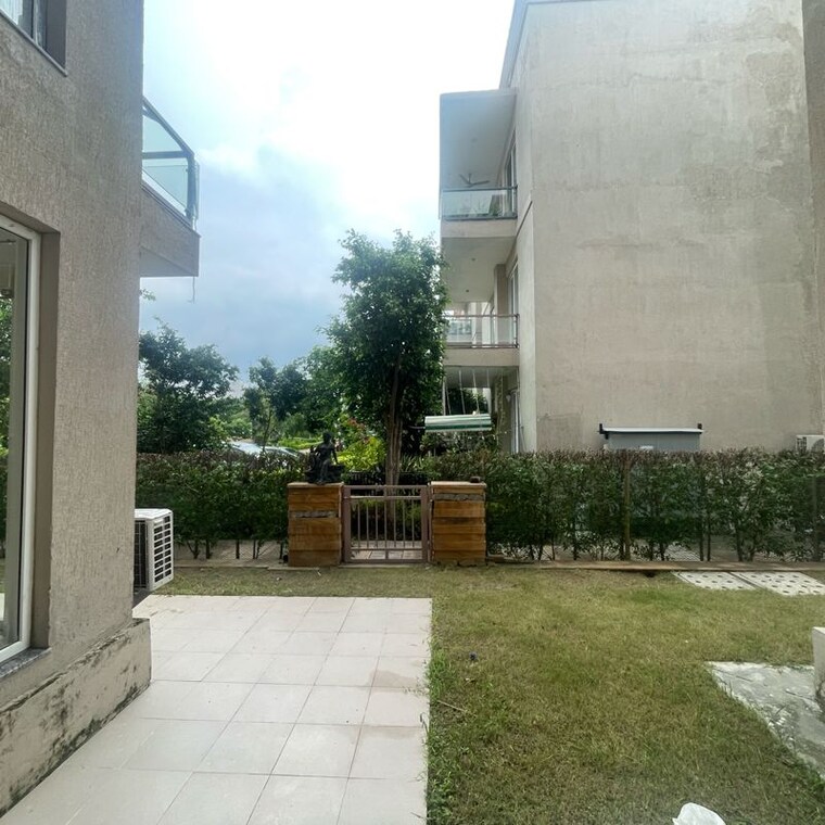 Exterior View, bptp-amstoria 4 Bedroom 3560 Sq.Ft. Villa In Sector 102 Gurgaon 10137504