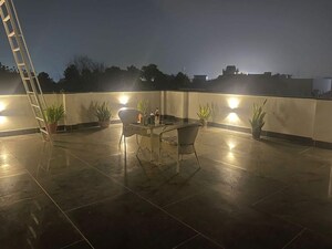 Parking in 3 BHK Apartment at Sector 15 – for Rent