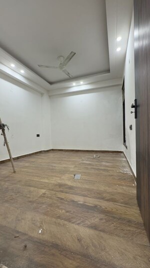 Room in 1 BHK Apartment at Palm Residency Chhatarpur, Chattarpur – for Rent