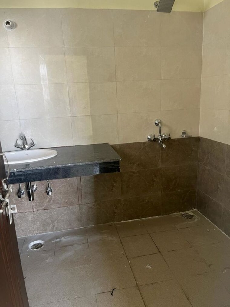 Bathroom, lakshya-height-ii 2 Bedroom 1150 Sq.Ft. Apartment In Sushant Golf City Lucknow 10122013