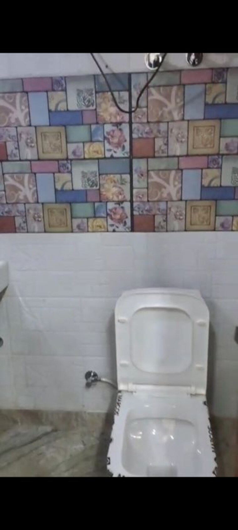 Bathroom, sector 1 vaishali 3 Bedroom 1300 Sq.Ft. Builder Floor In Sector 1 Vaishali Ghaziabad 10137531