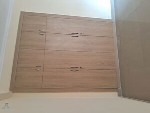 Room in 3.5 BHK Apartment at Aims Golf City, Sector 75 – for Rent