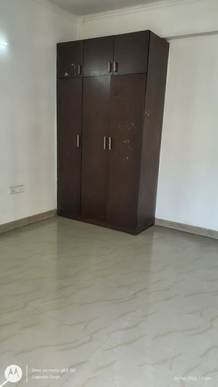 Room, aims-golf-city 3.5 Bedroom 1550 Sq.Ft. Apartment In Sector 75 Noida 10137539