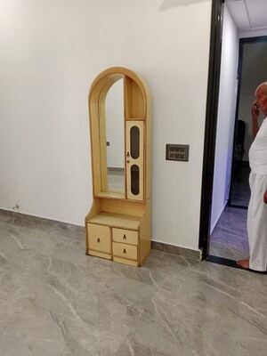 Room in 2.5 BHK Builder Floor at Huda – for Rent