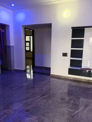 Room in 2.5 BHK Builder Floor at Huda – for Rent