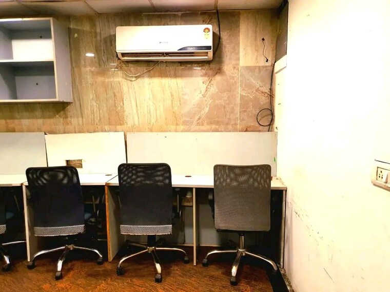 Team Area, sector 3 Commercial Office Space 300 Sq.Ft. In Sector 3 Noida 10137548