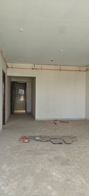 Room in 3 BHK Apartment at Sheth 72 West, Andheri West – for Sale